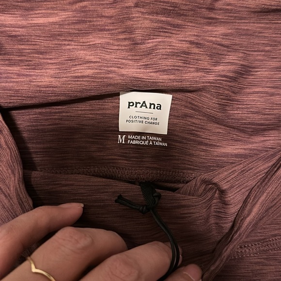 Prana Biker shorts - Picture 2 of 4